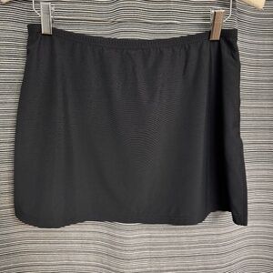 It Figures! Black Swim cover-Up “Hip Rider” Skirt Size Medium